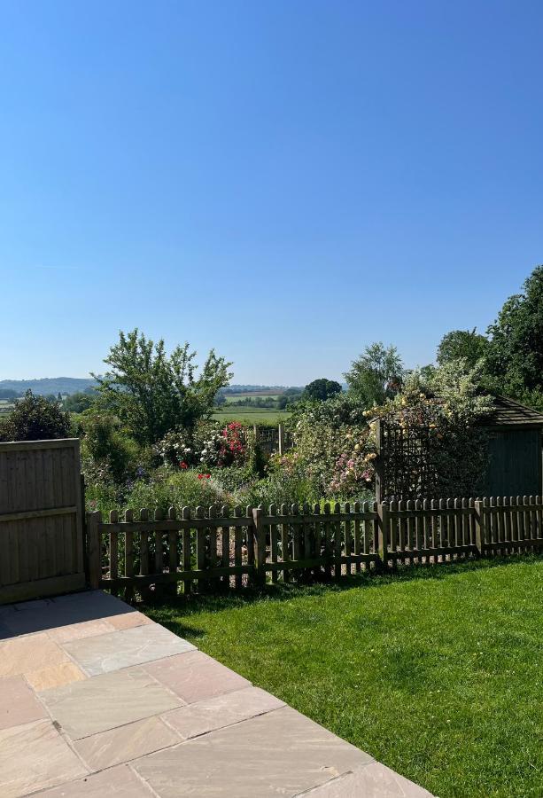 Cwm Lodge, An Idyllic Retreat In The Heart Of Herefordshire! Luaran gambar
